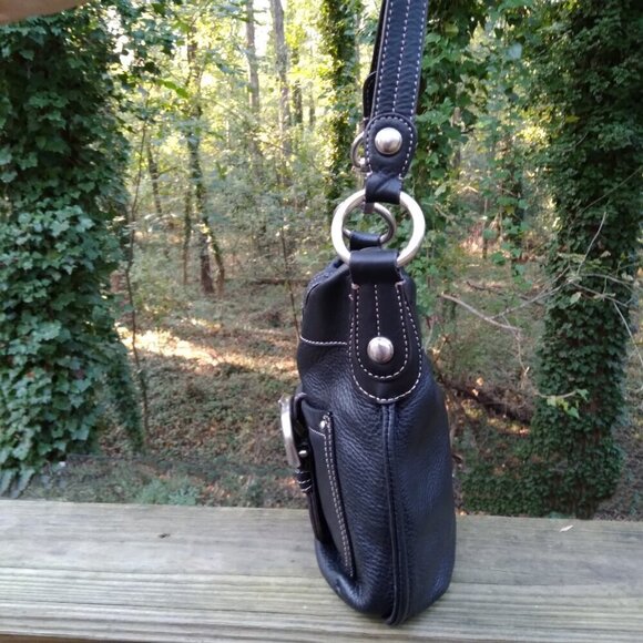 B Makowski Black Leather 70's Retro Style Bottle Top Crossbody Bag - Picture 7 of 11